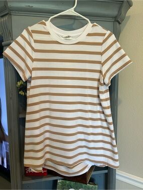 Crown & Ivy White & Tan Striped Short Sleeve Tee
